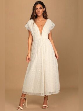 NWT Lulu's Evermore Swiss Dot Midi Dress Size Medium